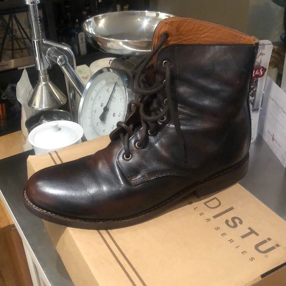Men’s brown boots - Picture 1 of 6